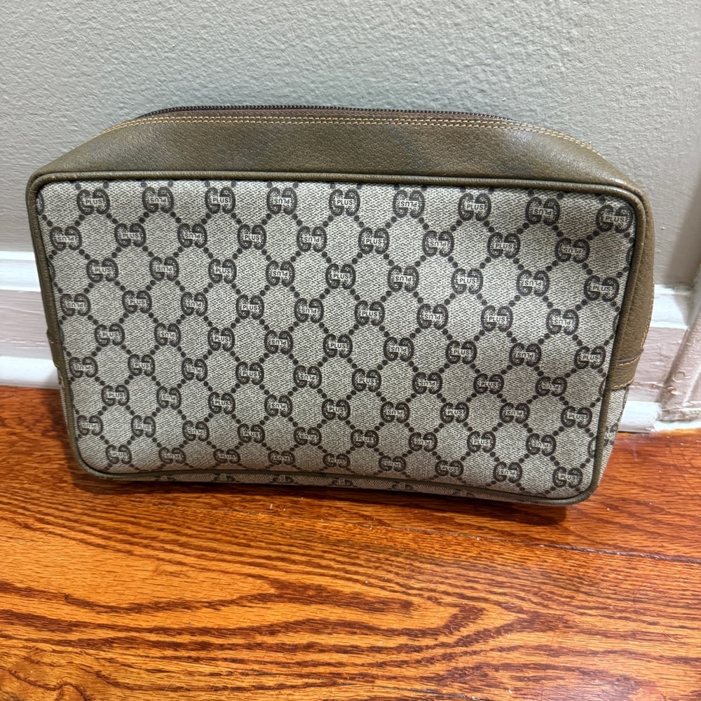 Gucci Plus Vintage Toiletry Bag - Picture 2 of 9